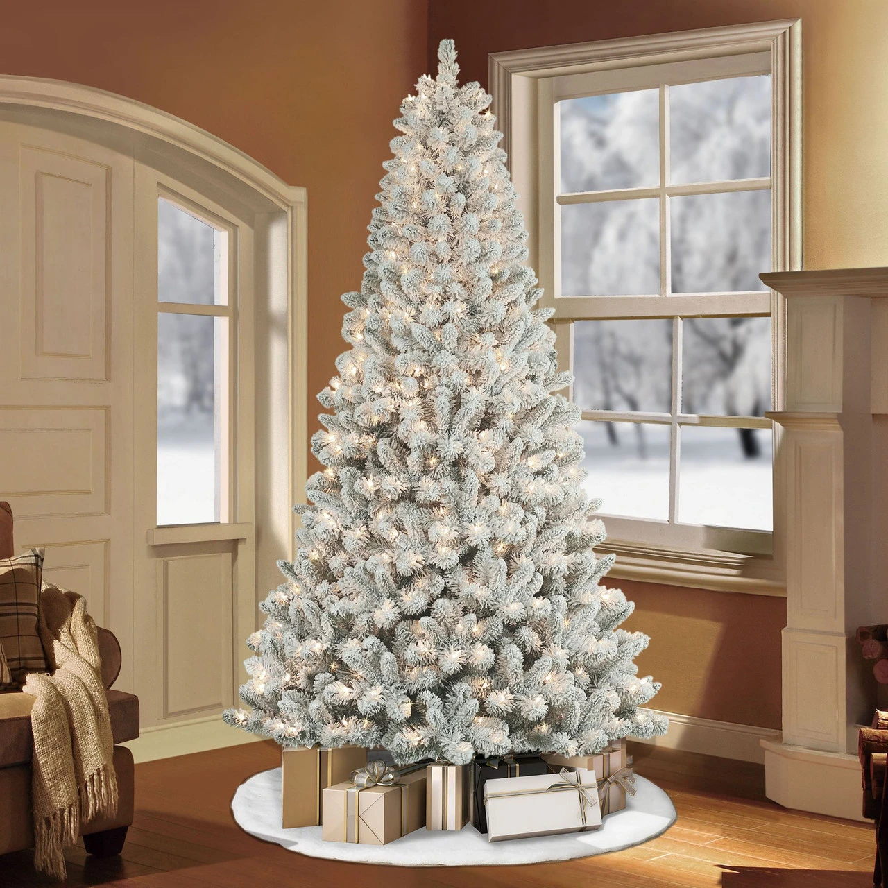 7.5' Pre-Lit Flocked Virginia Pine Artificial Christmas Tree, Clear Lights 2 7.5' Pre-Lit Flocked Virginia Pine Artificial Christmas Tree, Clear Lights - Image 2