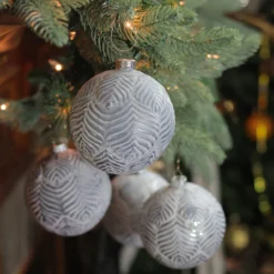 4ct Silver And White Antique Style Glass Christmas Ball Ornaments 4" (100mm) -Christmas Trees Shop northlight wy15229 3 85179.1667657458